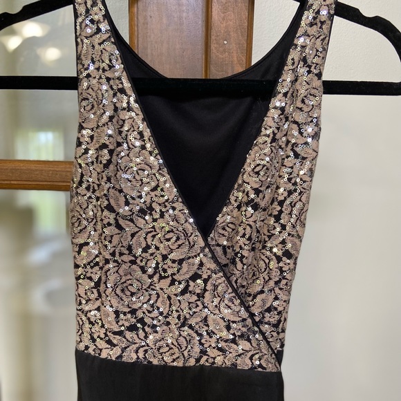 Formal dress - Picture 5 of 6